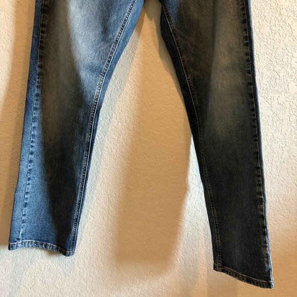 Levi's Men's 541 32x32 Athletic Fit Taper Blue Jeans Medium Wash Denim Casual - Picture 7 of 16